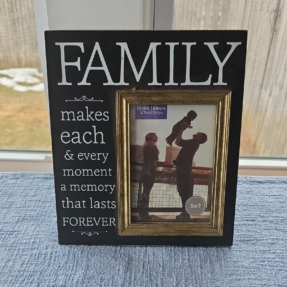 Better Homes And Gardens Black and Gold Family Frame